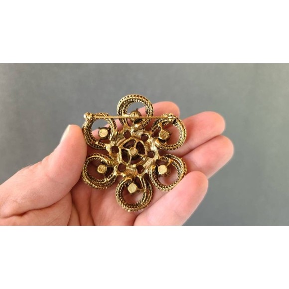 Large Faux Pearl Filigree Flower Brooch - Picture 9 of 10